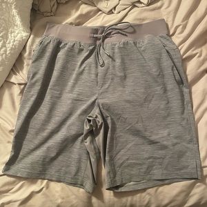 Lululemon size L shorts with liner